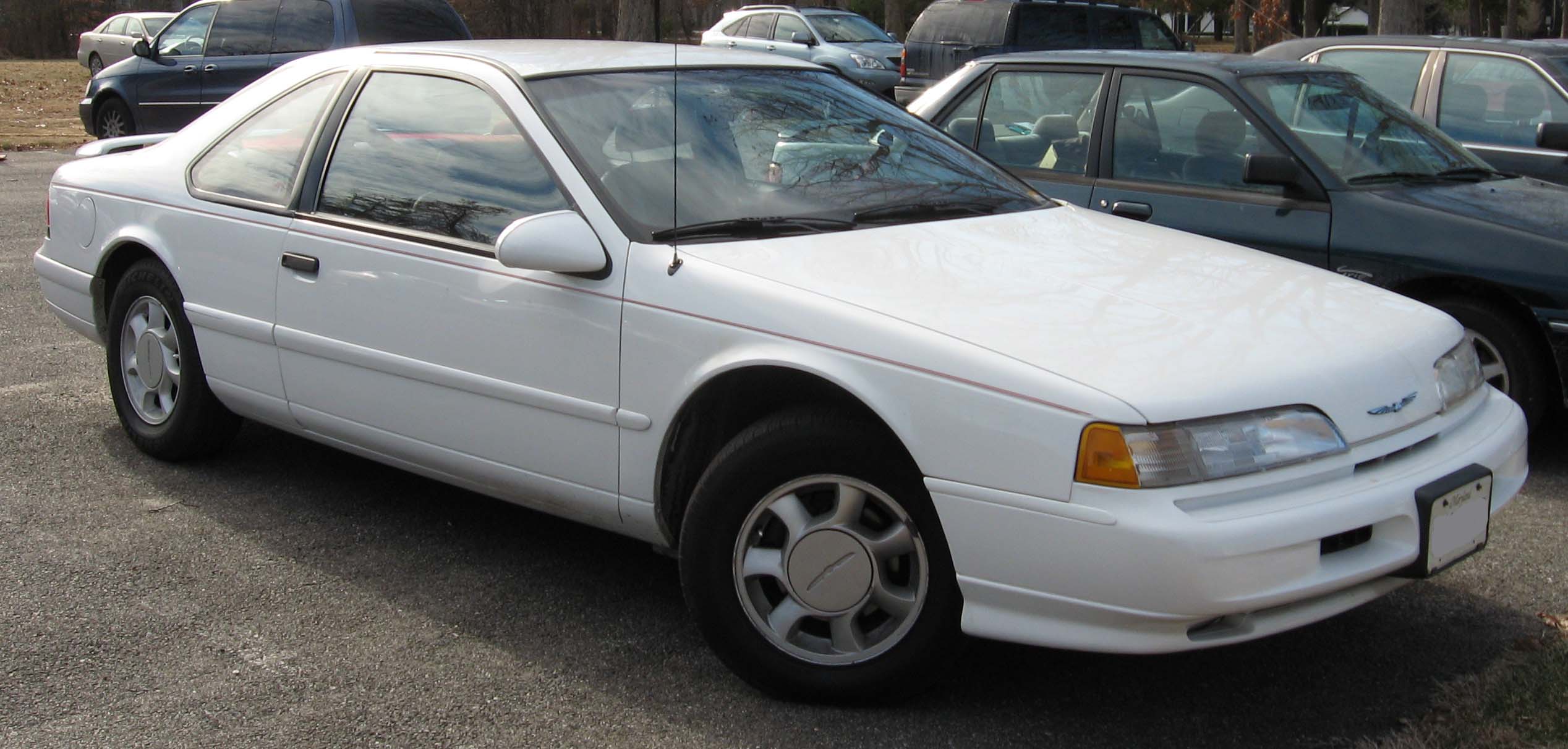 1989-1995_Ford_Thunderbird.jpeg