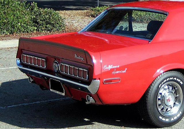 640px-Red_1968_gtcs_taillights.JPG