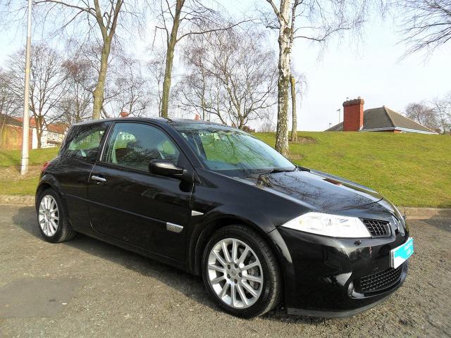 renault-megane-hatchback-2-0-dci-175-renaultsport-3dr-133081630-640x480.jpg