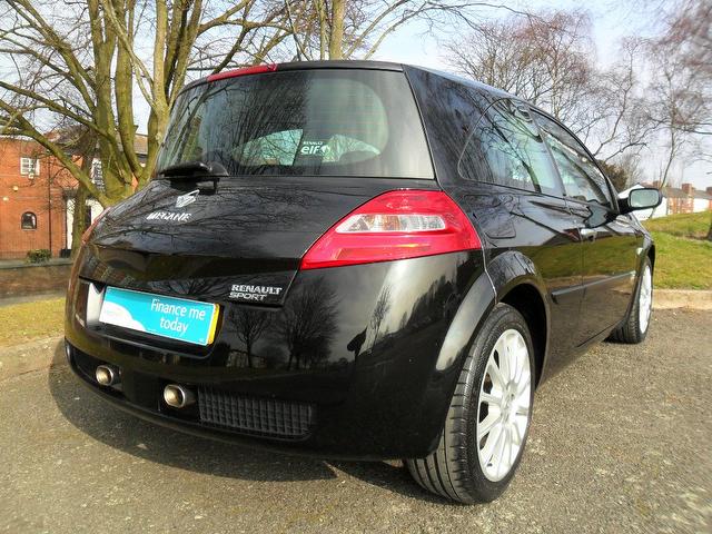 renault-megane-hatchback-2-0-dci-175-renaultsport-3dr-133081631-640x480.jpg