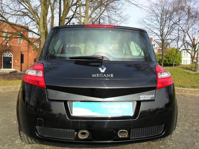 renault-megane-hatchback-2-0-dci-175-renaultsport-3dr-133081644-640x480.jpg