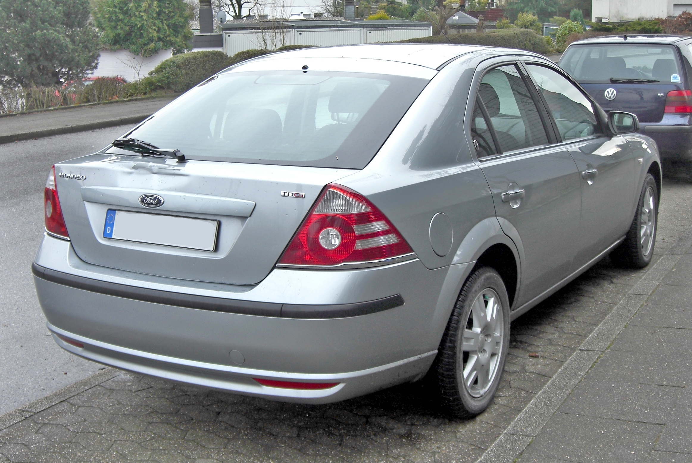 Ford_Mondeo_rear.jpg