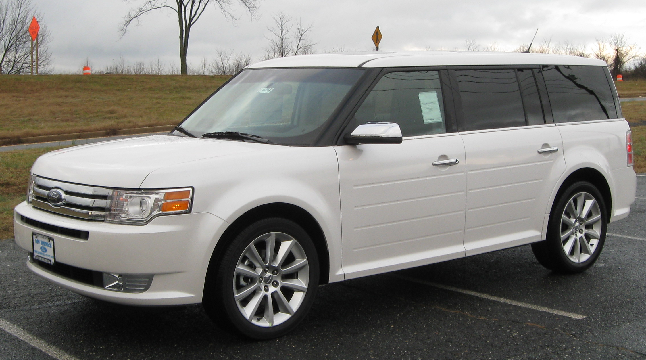 2010_Ford_Flex_Limited_2_--_11-25-2009.jpg