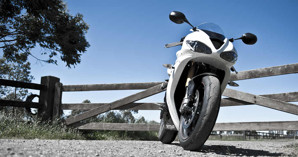 Povey_Triumph_675R_Facebook-6.jpg